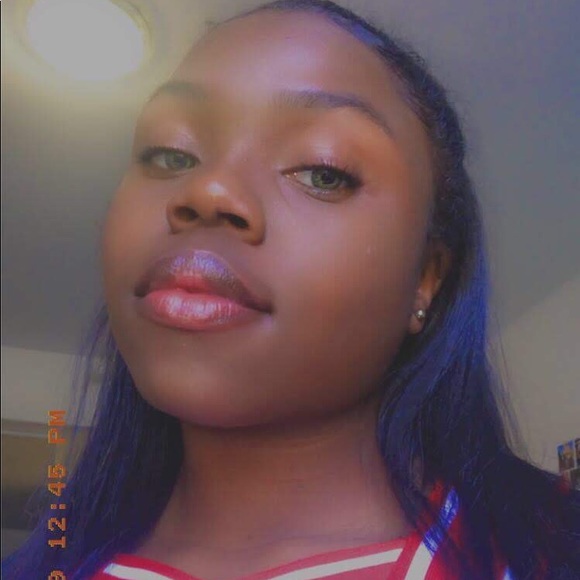 Meet your Posher, Simone - Picture 1 of 1